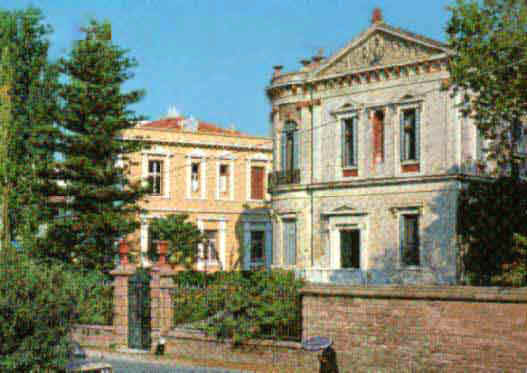 Αρχοντικά σπίτια της Μυτιλήνης.